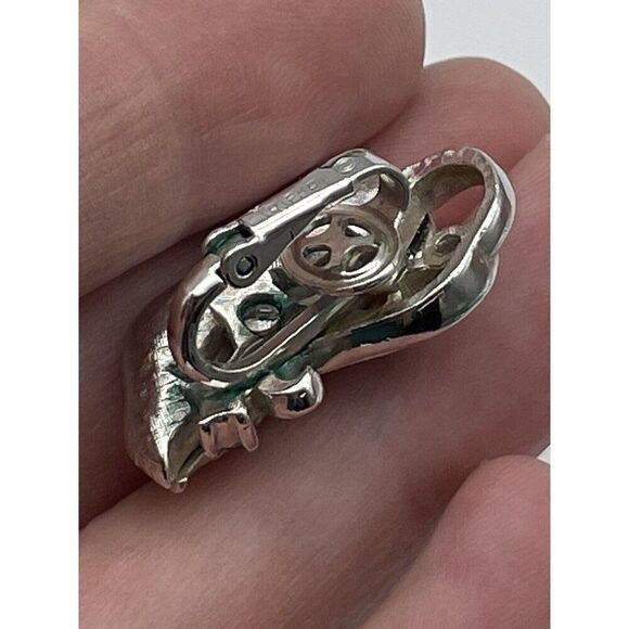 Crown Trifari SINGLE Peas in Pod Peapod Clip On Earring Silver-Tone Vtg READ - Picture 7 of 13